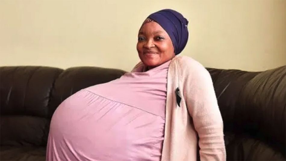 Власти ЮАР не могут найти женщину, якобы родившую 10 детей за раз 1