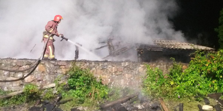 Вчера жилье горело в Первомайском районе (ФОТО)