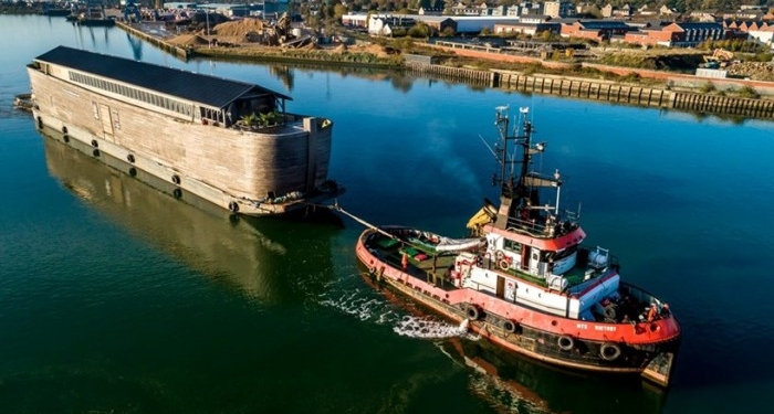 В Британии береговая охрана задержала Ноев ковчег – требует его ремонта (ФОТО)