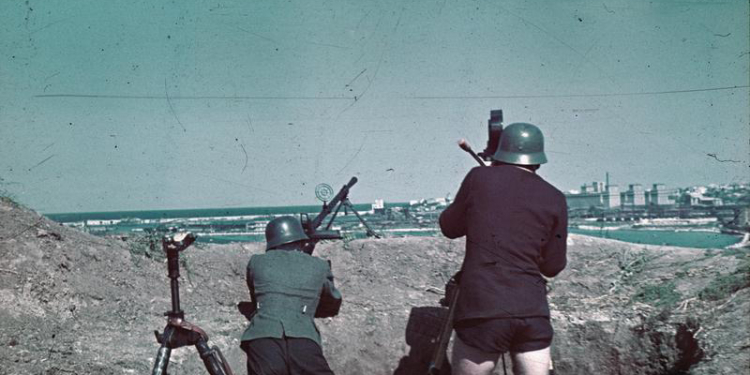 Первые дни войны, как бомбили Киев. Редкие ФОТО и ВИДЕО