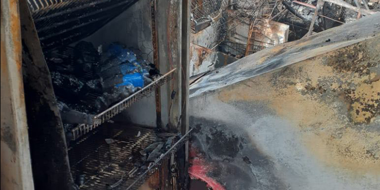 Николаевские спасатели тушили сельский магазин (ФОТО)