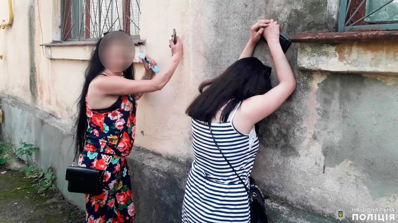 Мошенница, работавшая по схеме “ваш родственник в полиции”, обобрала стариков на 250 тысяч, но от полиции не ушла (ФОТО)