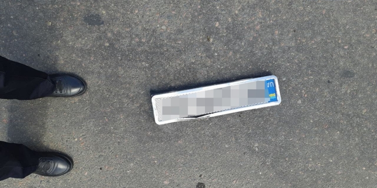 В Николаеве пьяного водителя, скрывшегося с места ДТП, нашли по потерянному номерному знаку (ФОТО)