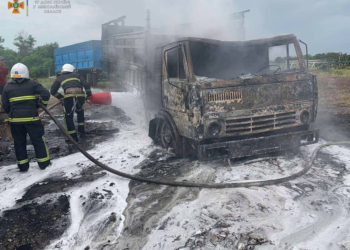 В Вознесенске из-за сварочных работ загорелся КАМАЗ, его владелец с ожогами в больнице (ФОТО)