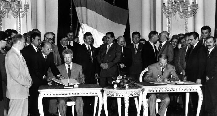 Конституция Украины себя еще не исчерпала – не запущен механизм ответственности за нарушение присяги президентом и нардепами