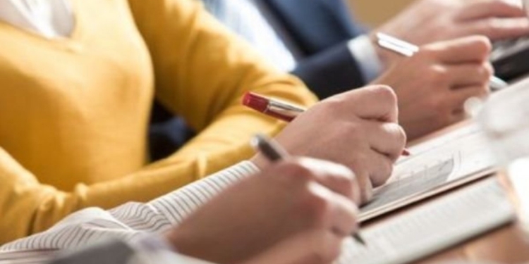 Госэкзамены на знание украинского языка для чиновников начнутся через месяц. Как они будут проходить