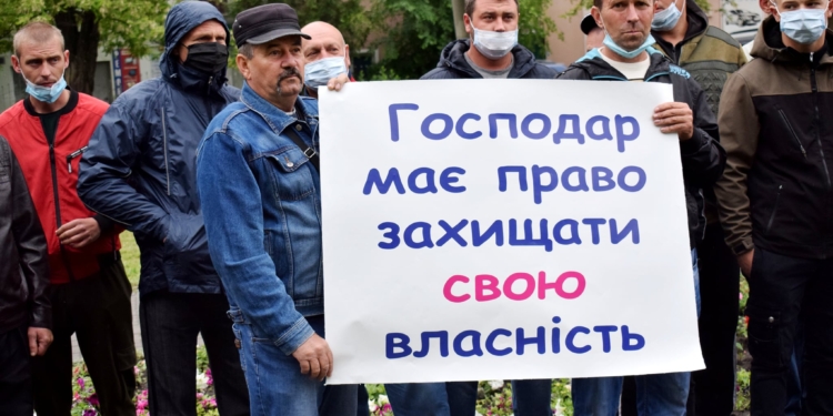 Депутата Баштанского райсовета, который участвовал в перестрелке за землю, поддерживают аграрии и просят отдать на поруки депутатам Николаевского облсовета (ФОТО)