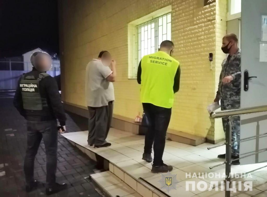 Из Украины выдворят гражданина Грузии - он позиционировал себя как "смотрящий" Казанковской колонии (ФОТО) 6