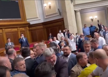 Слуга народа Потураев в парламенте:  эпоха бедности закончится, когда восставший народ расстреляет ОПЗЖ. Драка в ВР (ВИДЕО)