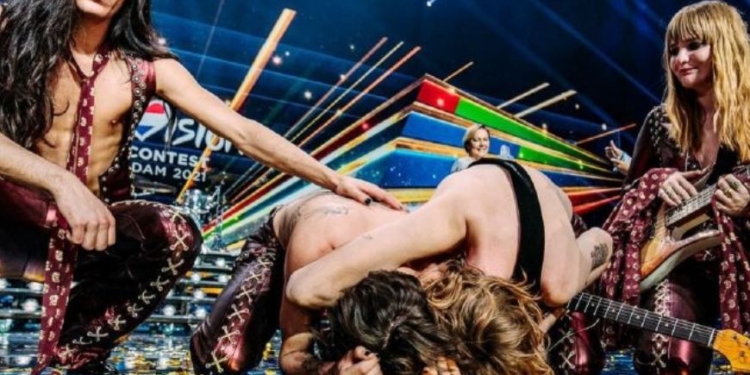 Сравните сами. Победителей Евровидения обвинили в плагиате (ВИДЕО)