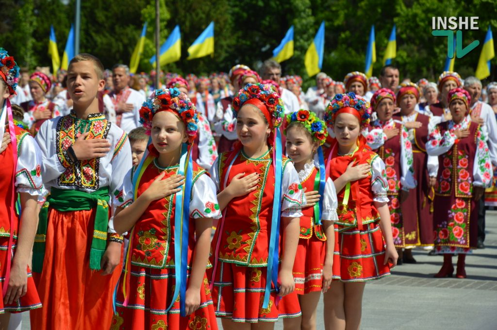В Николаеве 100 хоров спели гимн Украины на Соборной площади (ВИДЕО и ФОТО) 69