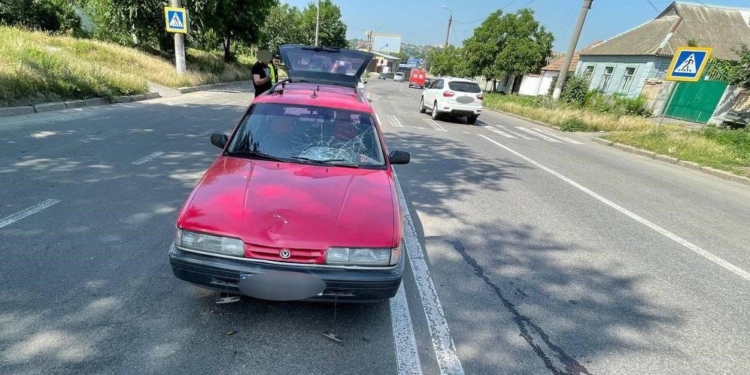 В Николаеве на Троицкой Mazda сбила женщину на переходе (ФОТО)