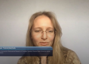Готовят к публичной деятельности, выводят на первые роли. В РФ на форуме засветили дочерей Путина (ФОТО)