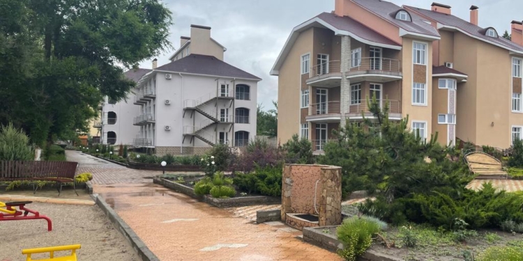 Под видом реконструкции базы отдыха в Коблево мошенники завладели $1,5 млн. (ФОТО)