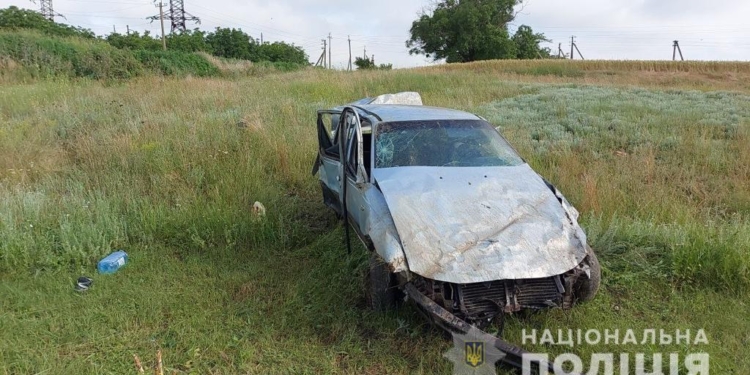 Смертельное ДТП возле Каменки. Водителя и пассажира выбросило из авто (ФОТО)