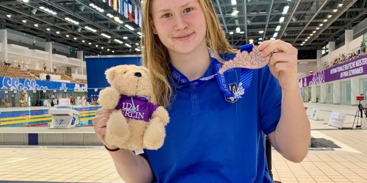 Анна Гонтарь из Николаева завоевала 5 наград международного турнира по плаванию и право выступать на Паралимпийских играх-2021 (ФОТО)