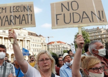 В Будапеште массовые протесты против строительства китайского университета