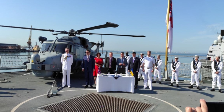 Строительство двух баз ВМС и реконструкция верфей: Украина и Великобритания подписали меморандум морского партнерства