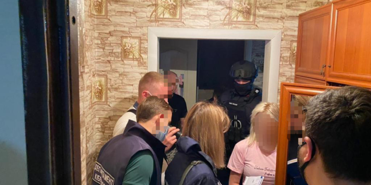 В Киеве две женщины годами снимали порно с собственными детьми на продажу