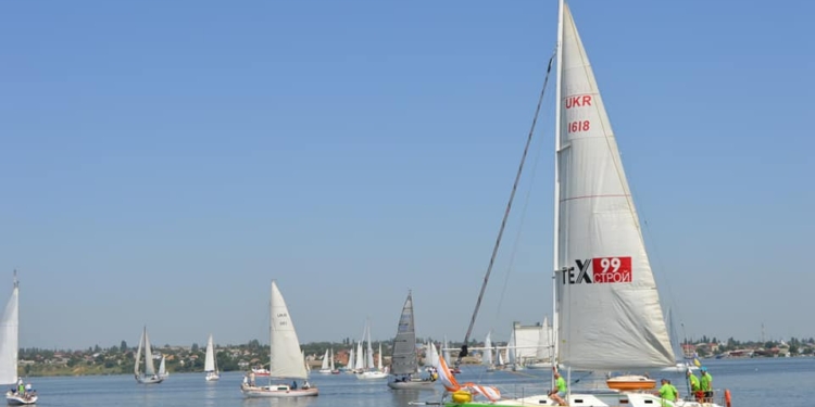 В Николаеве стартовала регата на Кубок Кинбурнской косы (ФОТО)