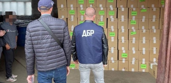 Контрабанда сигарет из Беларуси в ЕС через Украину на $600 тыс. Ввозили как керамику, вывозили как лес (ФОТО, ВИДЕО)