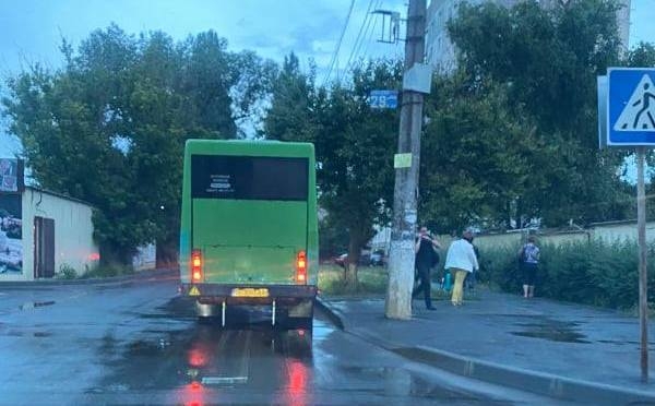 Мэрия Николаева проверила работу маршруток по вечерам в Кульбакино: договор соблюдает только один перевозчик (ФОТО)