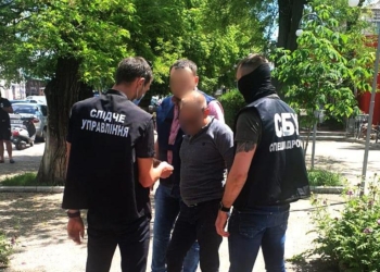 На Николаевщине депутата райсовета задержали на взятке 16,5 тыс.грн. (ФОТО)