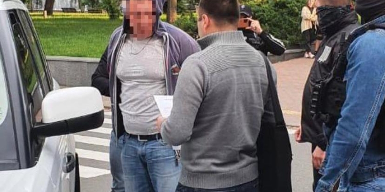 $160 тыс. за приватизацию гостиничного комплекса: на взятке задержан замгубернатора Черниговской области и посредник (ФОТО)