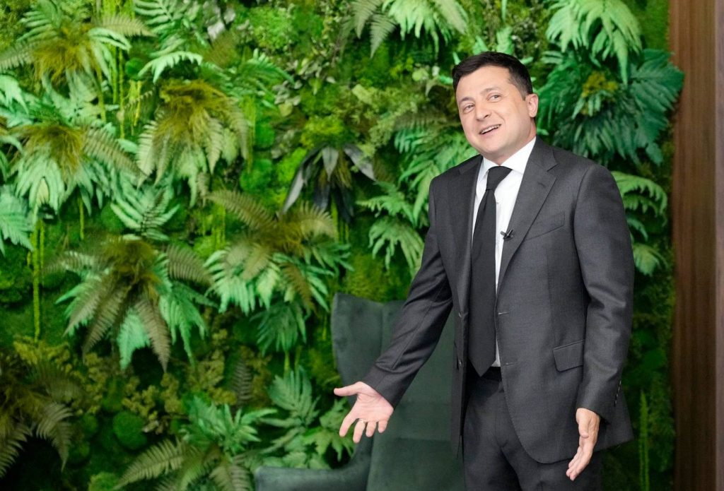 В ОП возмутились из-за "джунглей" у Зеленского: не в кабинете и не искусственные 1
