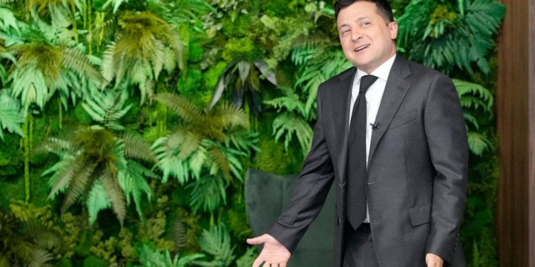 В ОП обновили кабинет Зеленского – теперь там искусственные джунгли и центр действия (ФОТО)