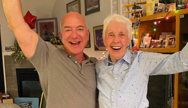 Джеф Безос берет с собой на орбиту 82-летнюю старушку