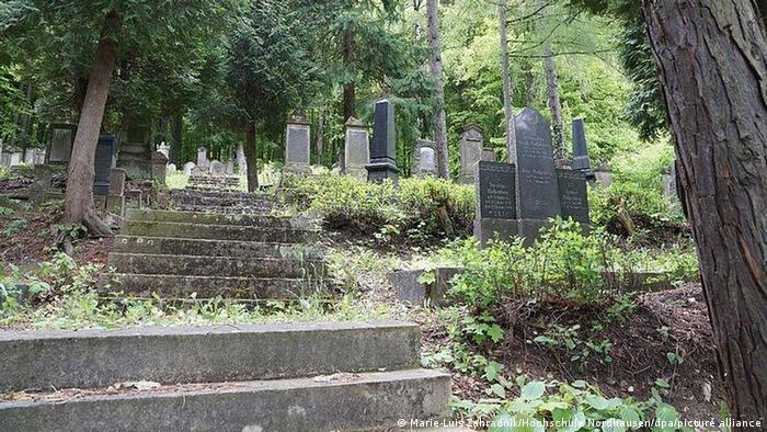 В Германии оцифруют сотни надгробий на еврейских кладбищах 1