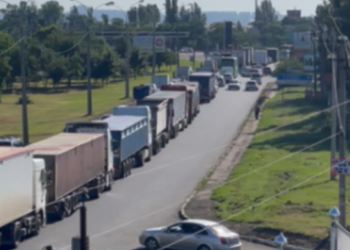 Николаев погряз в пробках: трудно проезжаемы Варваровский, Ингульский мосты и выезд на Херсон (ВИДЕО, ФОТО)