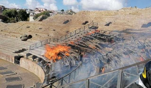 Пожар повредил древнеримский амфитеатр в Италии