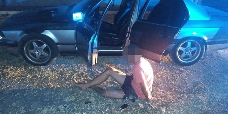 В Николаеве догнать пьяного водителя на BMW патрульным “помог” бордюр (ФОТО)