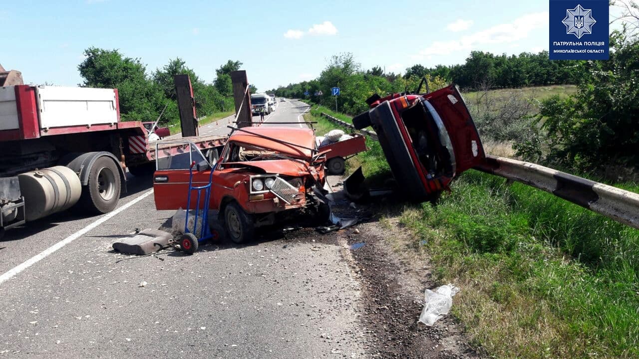 Возле Красного «встретились» ВАЗ и Volkswagen: двое пострадавших, один из которых умер в больнице, движение на трассе «Николаев-Одесса» затруднено (ОБНОВЛЕНО, ФОТО)