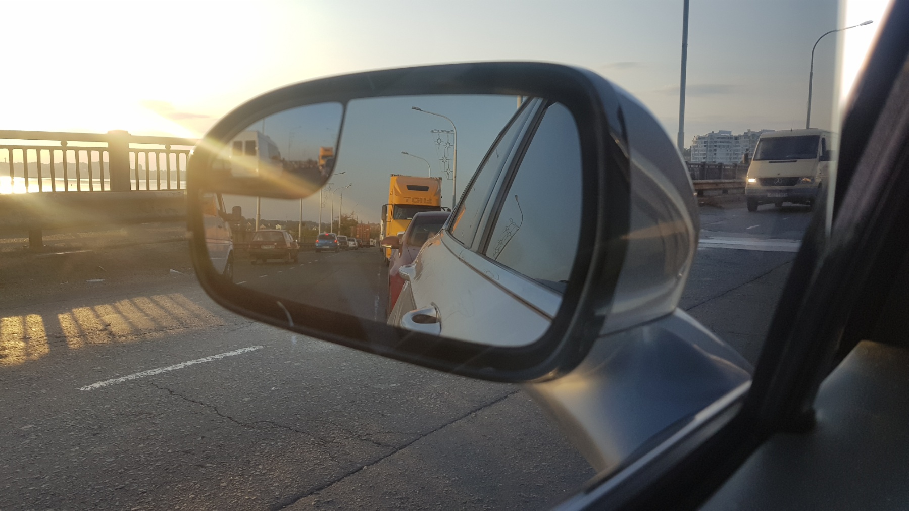 Фуры, Варваровский мост, пробки: как Николаев встретил 27 июля (ФОТО, ВИДЕО)