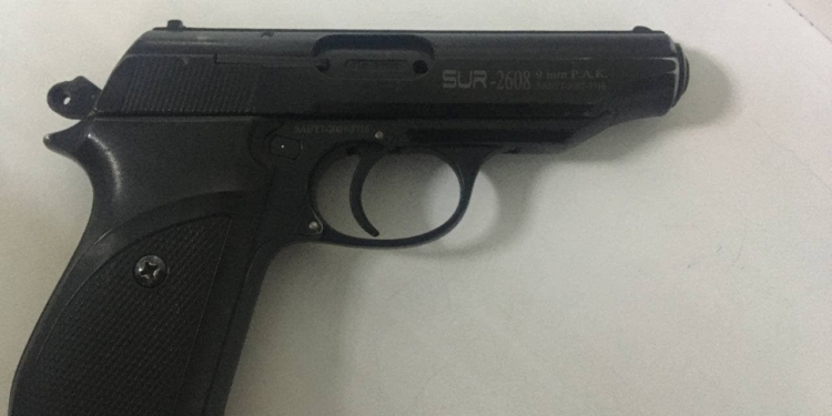 На Намыве гулял пьяный агрессивный мужчина с пистолетом – полицейские охраны его задержали (ФОТО)