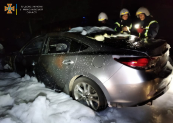 В Николаеве ночью сгорела Mazda