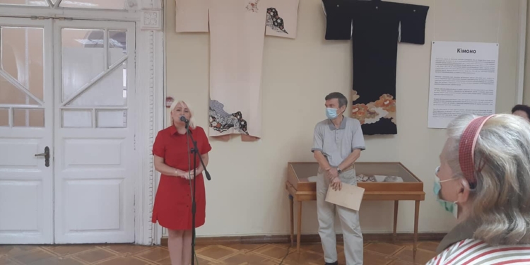 Кимоно, бумага и иероглифы: в Николаеве открылась выставка «Японский дизайн» (ФОТО)