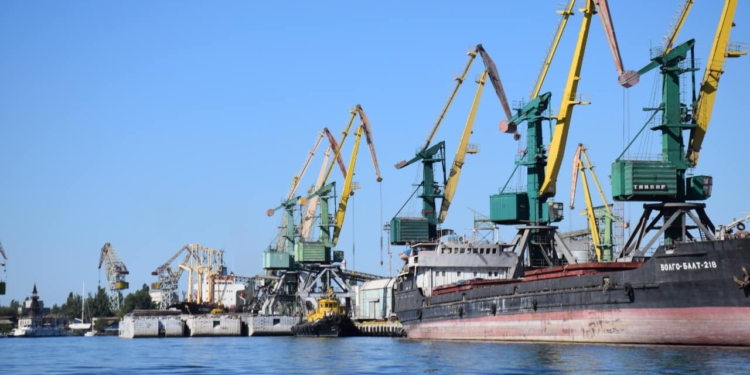 В Николаеве пограничники не пустили на берег 5 российских моряков, посещавших Крым, и запретили им въезд в Украину на 3 года