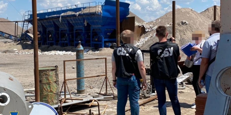 На Николаевщине СБУ пресекла незаконную добычу гранита фирмой подсанкционного Амирханяна и изъяла технику (ФОТО)