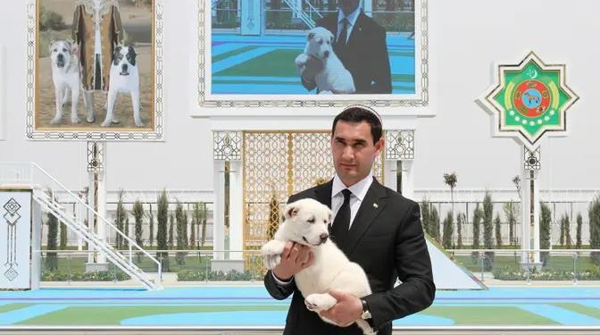 «Сын народа»: как президент Туркменистана готовит своего сына в преемники