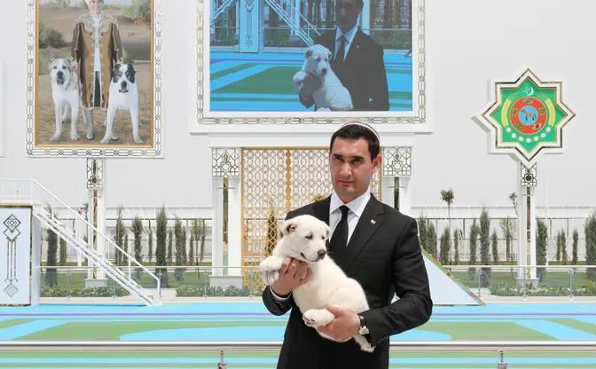 «Сын народа»: как президент Туркменистана готовит своего сына в преемники