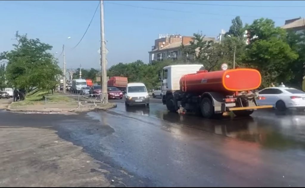 В Николаеве снова огромные пробки, руководитель патрульной полиции просит водителей не пререкаться (ВИДЕО) 3