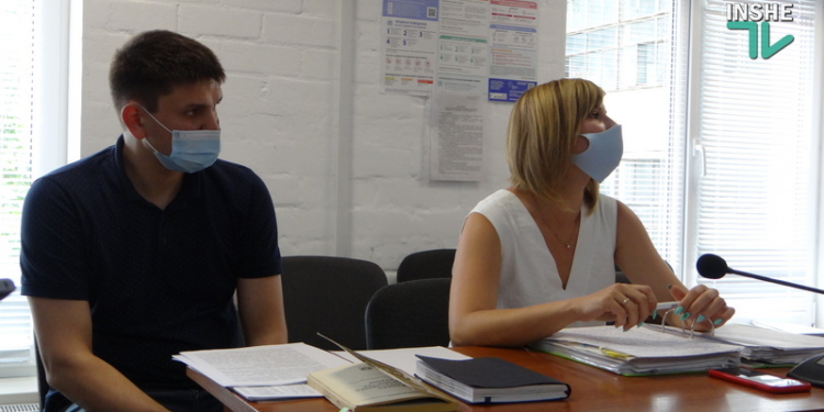 Суд в Николаеве по аннулированию разрешений на выбросы завода «Экотранс»: у представителя ГЭИ не находятся ответы на вопросы (ФОТО, ВИДЕО)