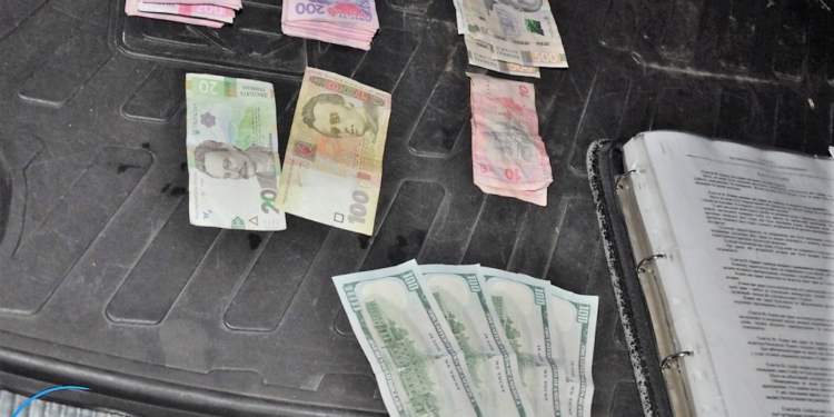 В Николаеве задержали военкома-взяточника и его пособников, которые помогали призывникам «откосить от армии» (ФОТО)