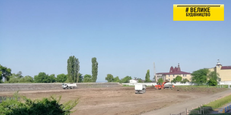 «Велике будівництво»: В Очакові триває реконструкція сучасного стадіону