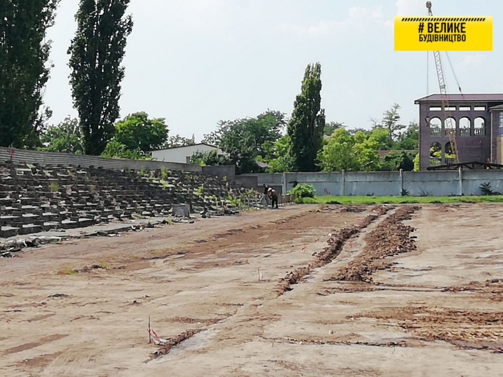 «Велике будівництво»: В Очакові триває реконструкція сучасного стадіону 3