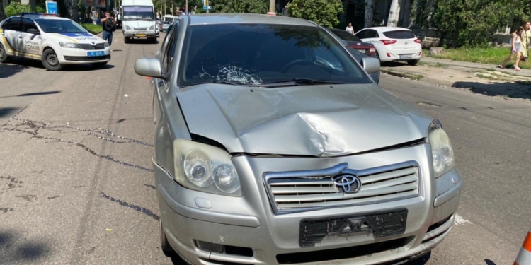 В центре Николаева Toyota сбила пешехода